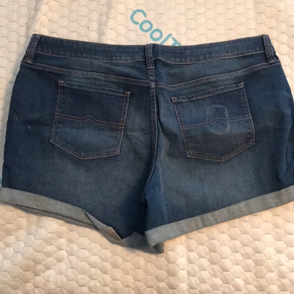 Arizona Jean Company Pants - Arizona denim shorts SIZE 19 Arizona Jean Company Pants - Arizona denim shorts SIZE 19